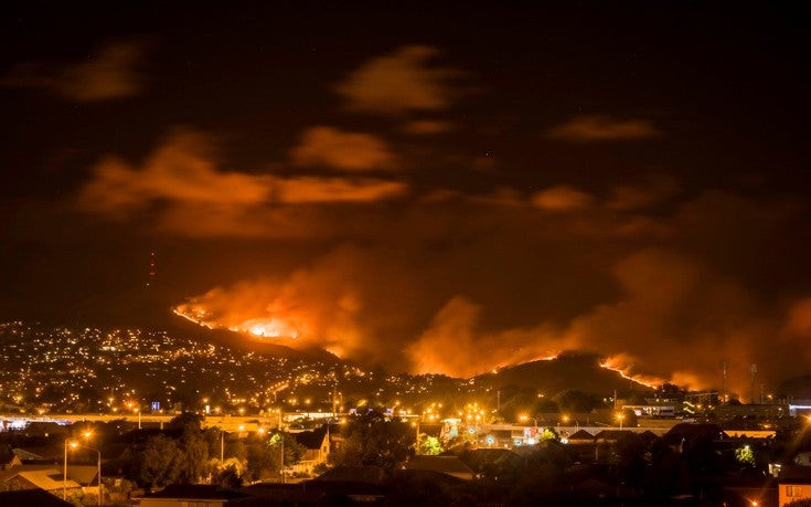 Τεράστια φωτιά στη Ν. Ζηλανδία -Χίλιοι κάτοικοι εγκατέλειψαν τα σπίτια τους (βίντεο)